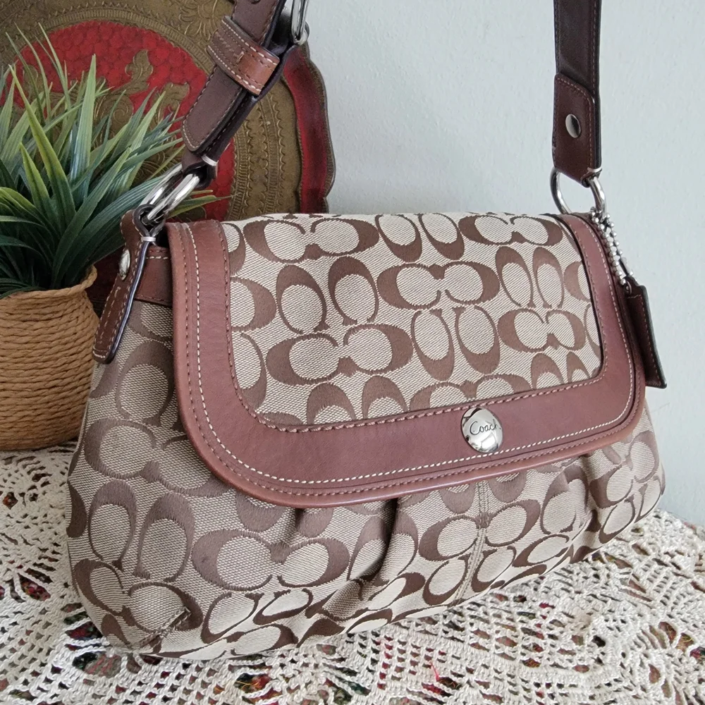 Coach Classic Shoulder Bag Baguette